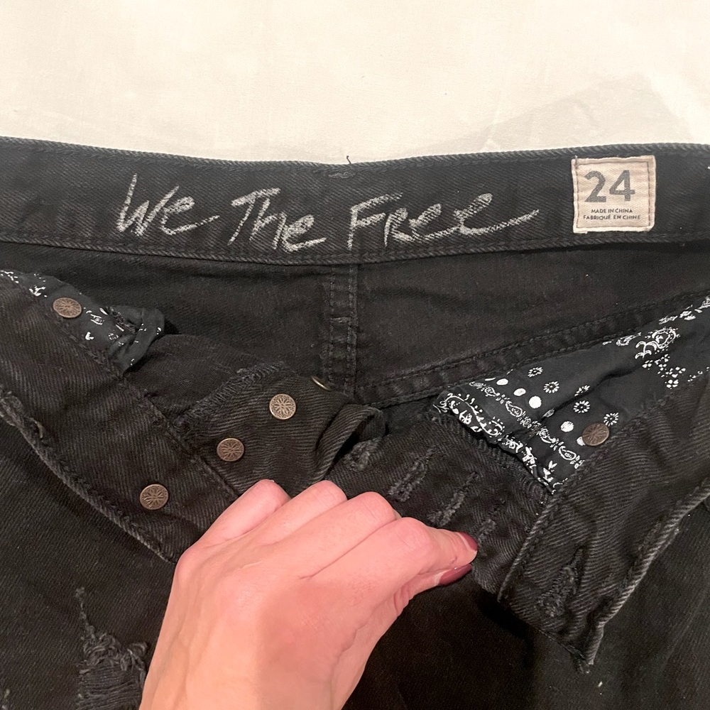 NWOT ‼️ Free People x We the free Black distressed mid rise denim button short - Picture 3 of 4